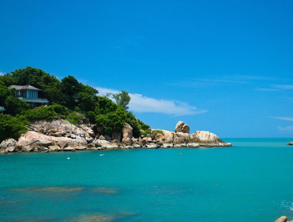 Ocean with rocks in the background