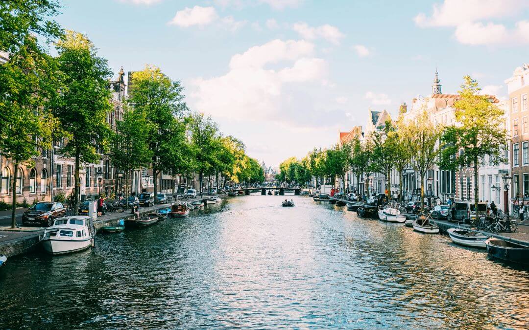 City cards! Are they worth it, especially in Amsterdam? We break down pros and cons and offer tips to make the most of your card.