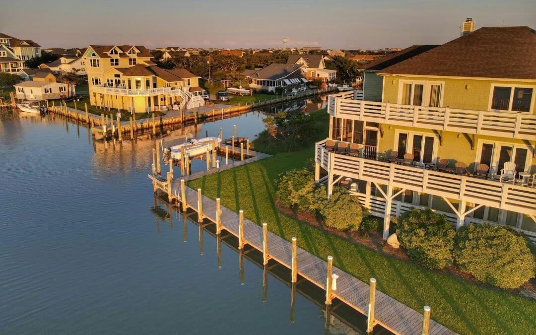 Compare 7 top vacation rental companies across the USA for beach getaways, mountain retreats, coastal escapes, romantic trips, and group stays in 2026.