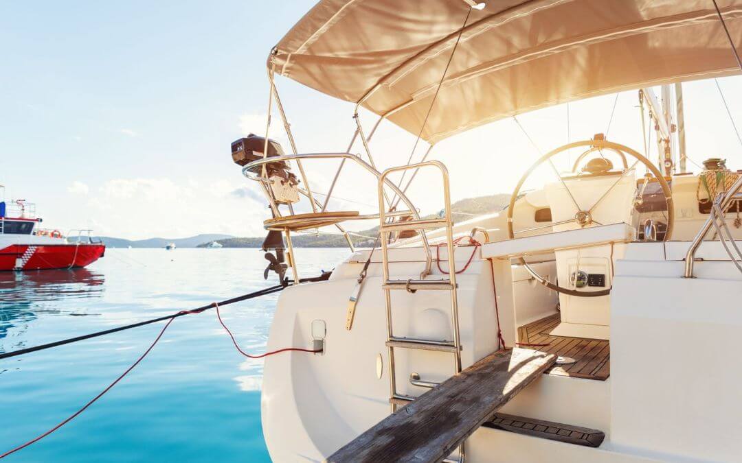 Want to rent a yacht in Dubai but think you can't afford it? Think again! We've found an affordable option for an unforgettable experience.