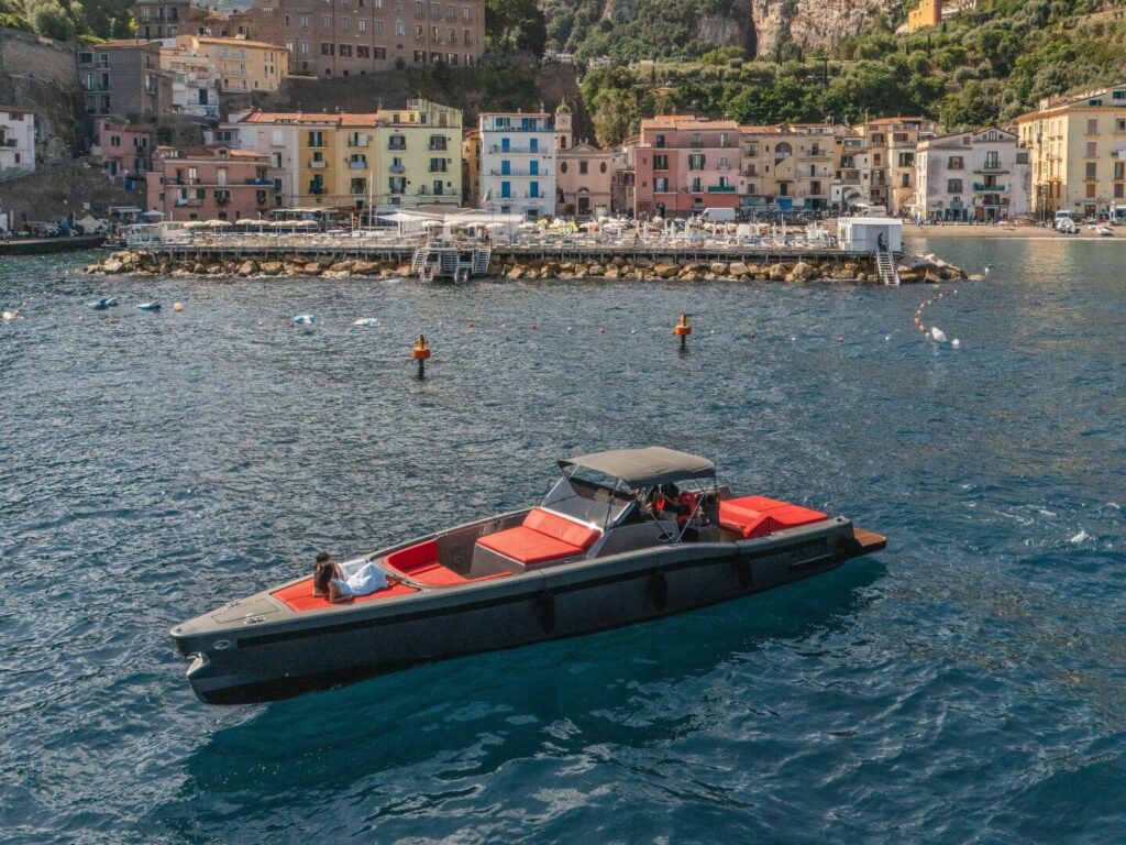 private-boat-tour-sorrento-marina-grande-capri-amalfi-coast-pdg-boat-tours-adriano-alfaro-for-pdg-boat-tours-sorrento-riproduzione-vietata-reproduction-prohibited