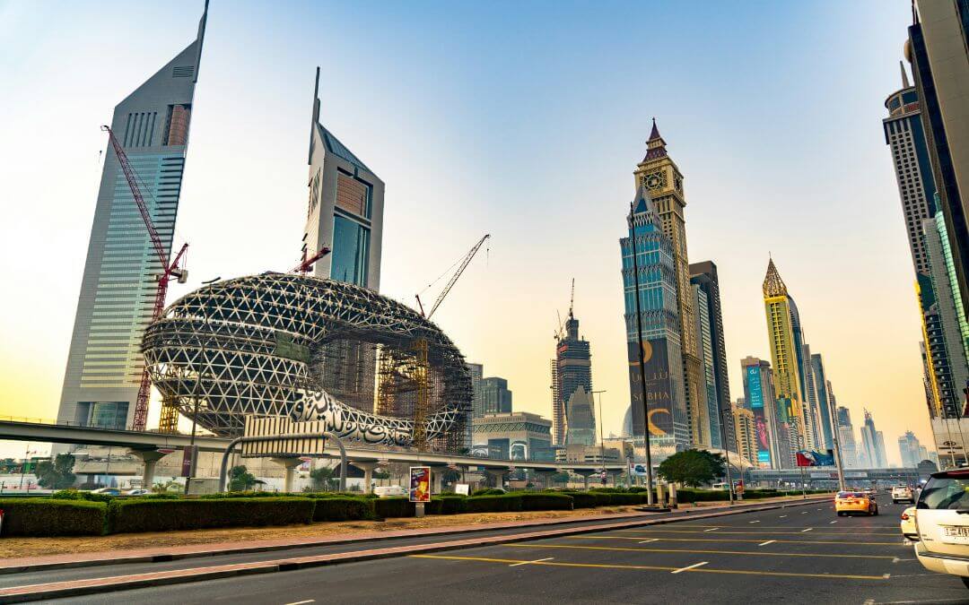 Flying from the UK to the UAE for a getaway? See how a hire car fits the trip: UK license rules, driving on the right, tolls and what to read before you book.